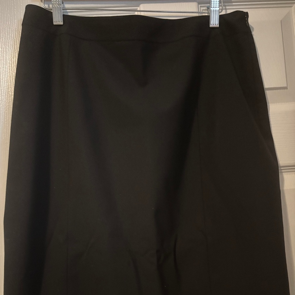 Lafayette 148 Black Straight Skirt, size 12